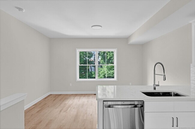 Building Photo - 70 Whiting St