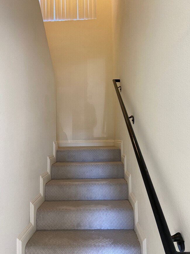 Building Photo - 291 E 46th St