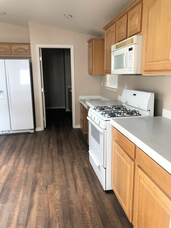 Building Photo - Coming Soon! Recently Remodeled Large Home!