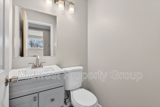 Building Photo - 1165 Derhake Rd