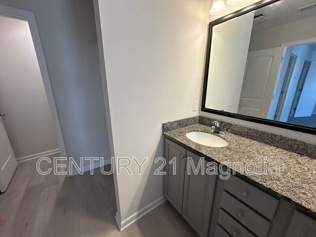 Building Photo - 815 Delta Ln