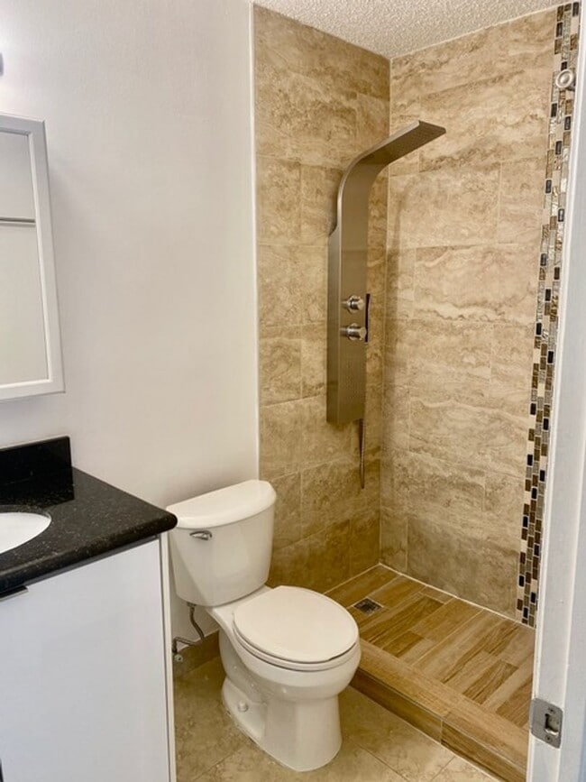 Building Photo - Excellent Condo Unit in Coral Springs