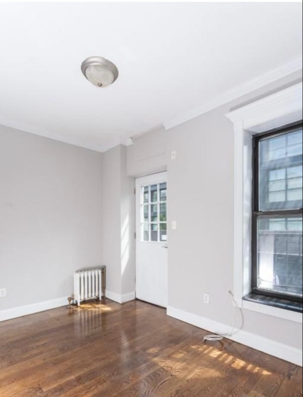 Primary Photo - 246 Mott St