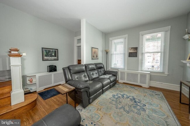 Building Photo - 4643 Mansion St