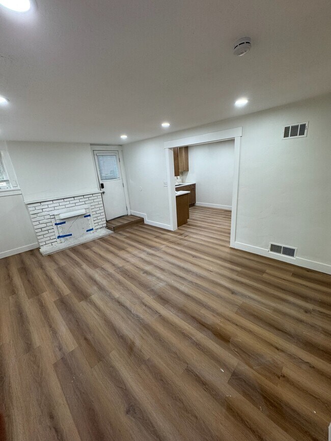Building Photo - 1216 S 1100 E