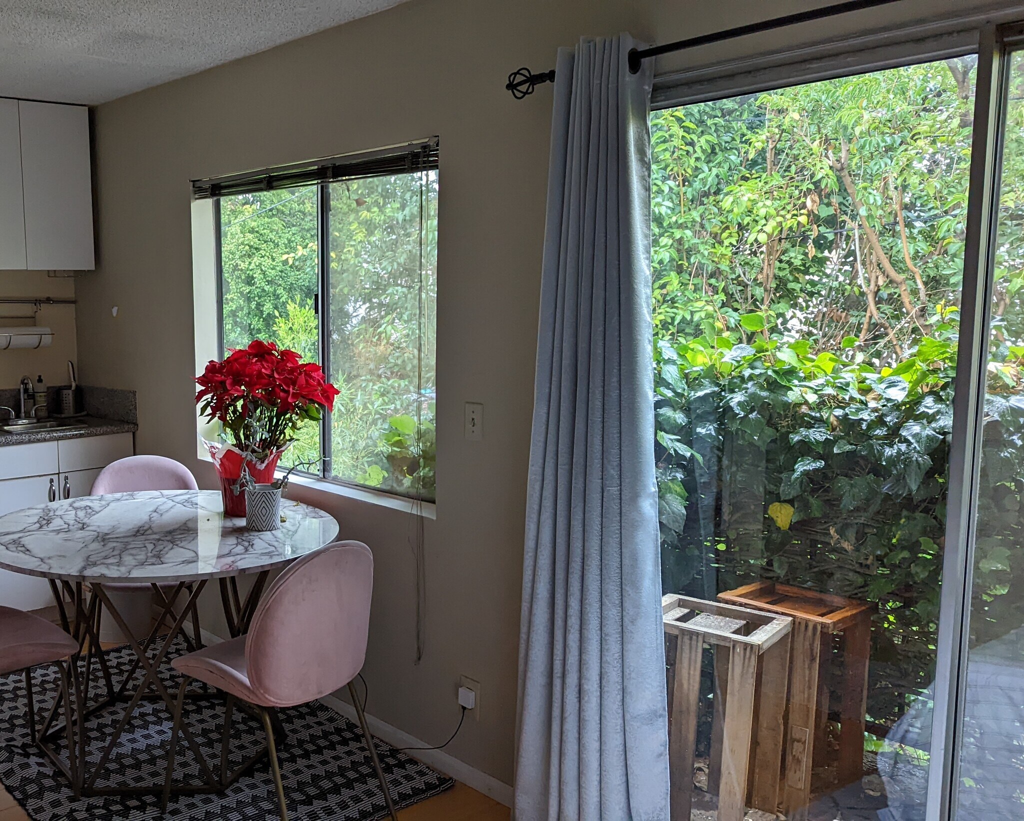 Building Photo - 836 N La Jolla Ave