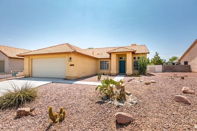 Building Photo - Fully upgraded 3 bedroom house on large lo...