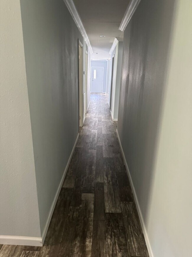 Building Photo - BEAUTIFUL +55 HOA COMMUNITY