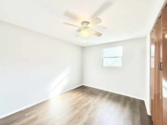 Building Photo - 2611 41st Ave N