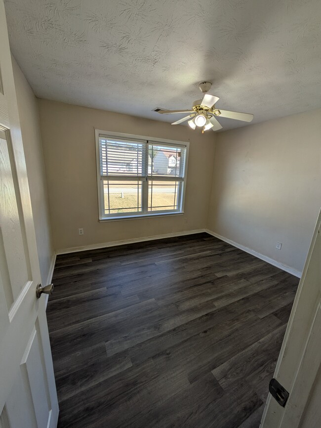 Building Photo - 375 Searchlight Dr