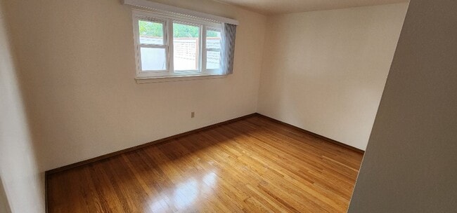 Building Photo - Updated Fair Oaks Beauty!