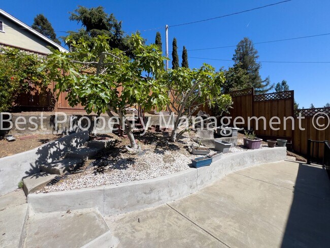Building Photo - 18344 Redwood Rd