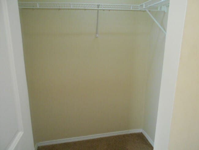 Building Photo - 3 bedroom, 3 bath townhome in Kiskadee Parke