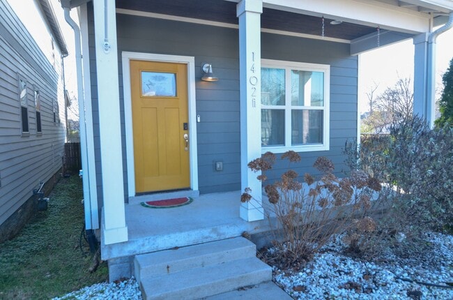 Building Photo - Stunner in East