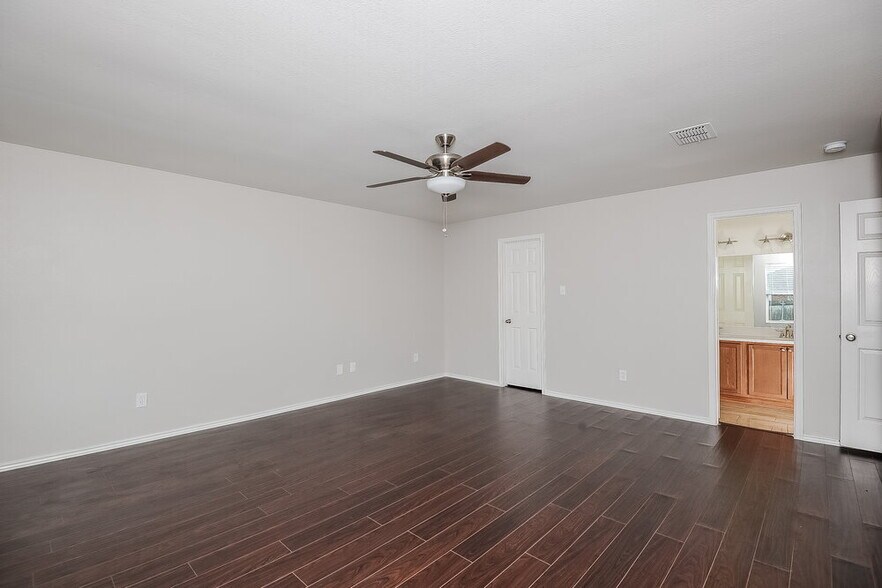 Building Photo - 8123 Stowe Springs Ln