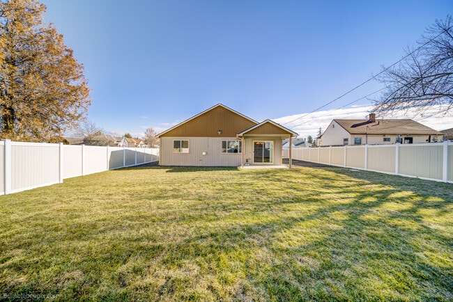 Building Photo - 1923 N Nelson St
