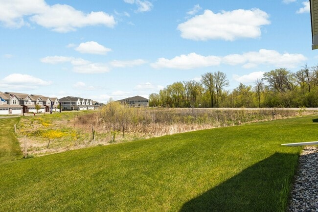 Building Photo - 6218 Tamarack Ln