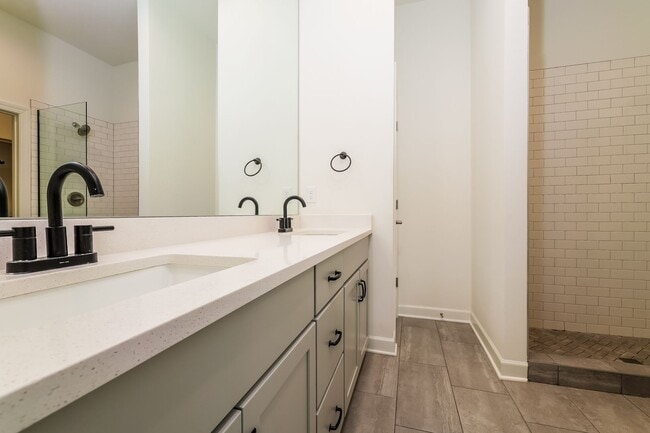 Building Photo - 16161 Fontana St