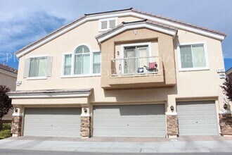 Building Photo - ~3 Bedroom Northwest Townhome ~ 1400sq. ft, 3 bed, 2 1/2 bath