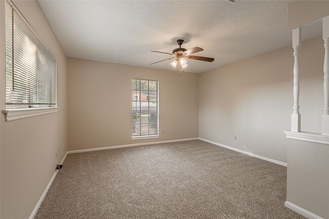 Building Photo - 2712 Chimney Rock Rd