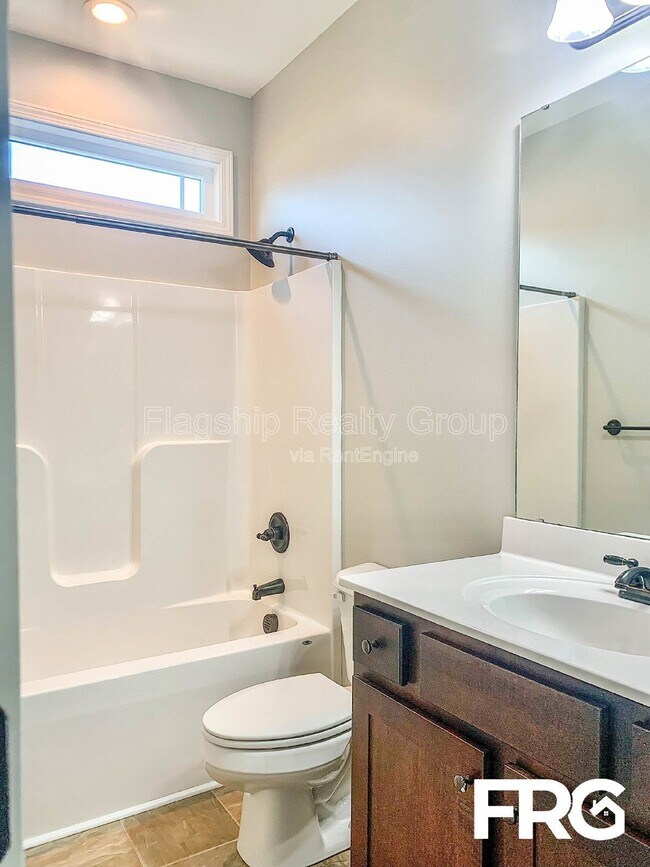 Building Photo - 230 Planters Ridge Dr