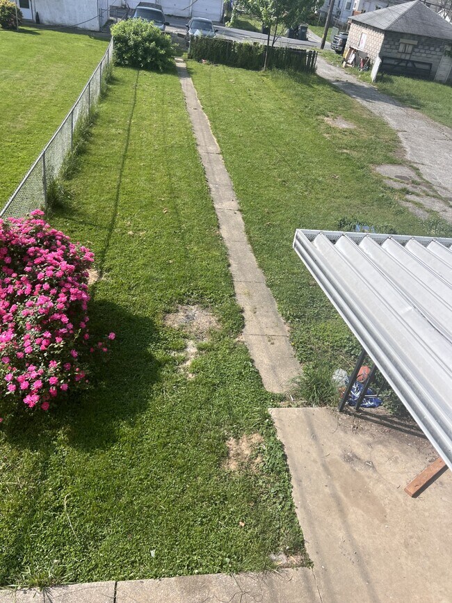 Building Photo - 628 E Lincoln Hwy