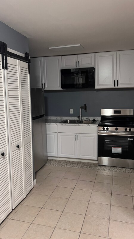 Building Photo - 671 Georgia Ave