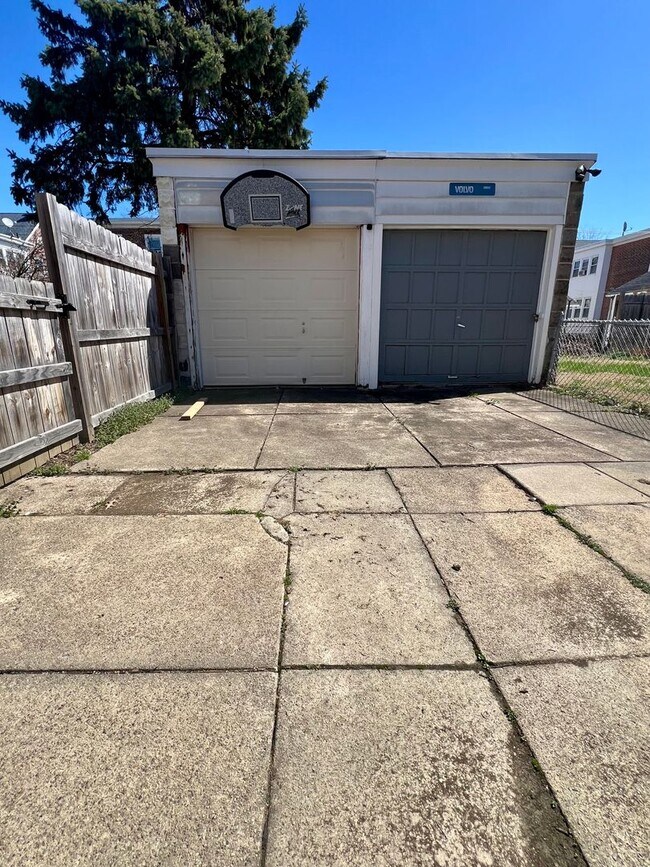 Building Photo - Gorgeous 3-Bedroom Townhome in Parkside! Available NOW!