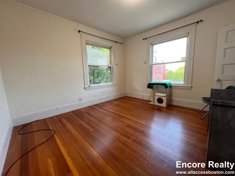 Building Photo - 9 Kenwood St