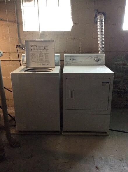 Building Photo - 2810 S Lenox St