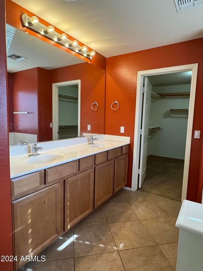 Building Photo - 17017 W Limestone Dr