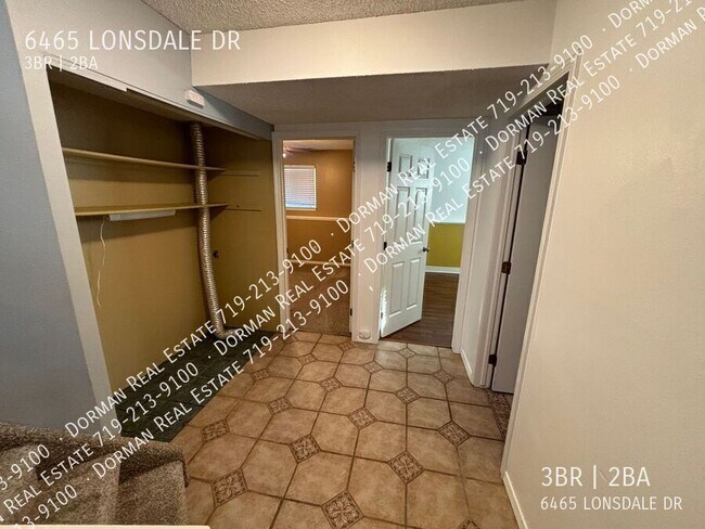 Building Photo - 6465 Lonsdale Dr