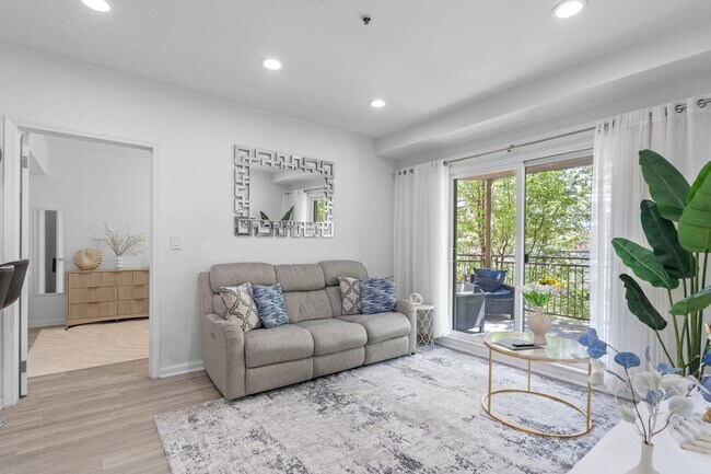 Building Photo - 920 Jefferson St