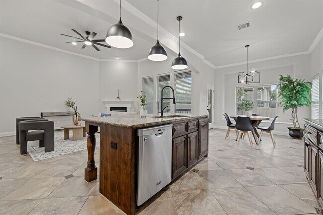 Building Photo - 100 Crystal Cove