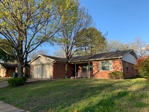 Building Photo - 2405 N Ricketts St