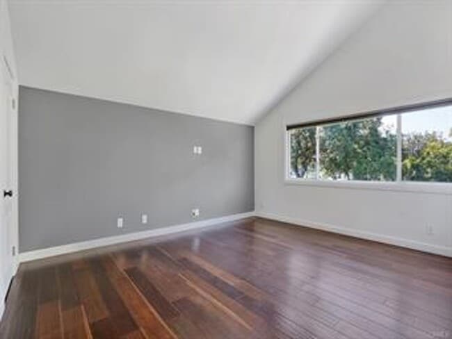 Building Photo - Beautifully Updated Model Home in the Prestigious, highly desirable Woodbridge