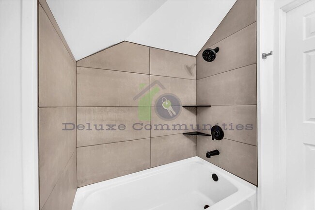 Building Photo - 1011 Jennette Ave NW