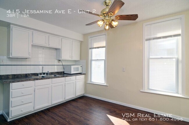 Building Photo - 415 Jessamine Ave E