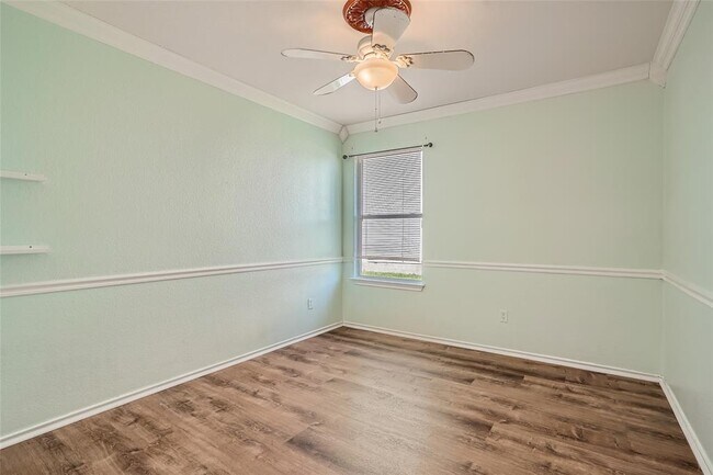 Building Photo - 221 Almquist St