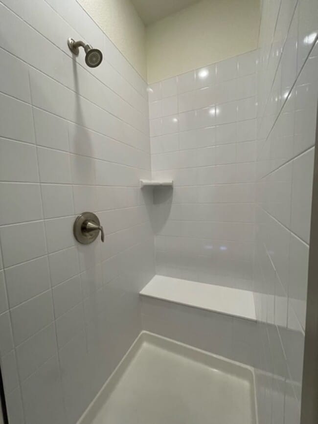 Building Photo - Beautiful & Spacious 4Bed, 3Bath In Breathtaking Erie Co,