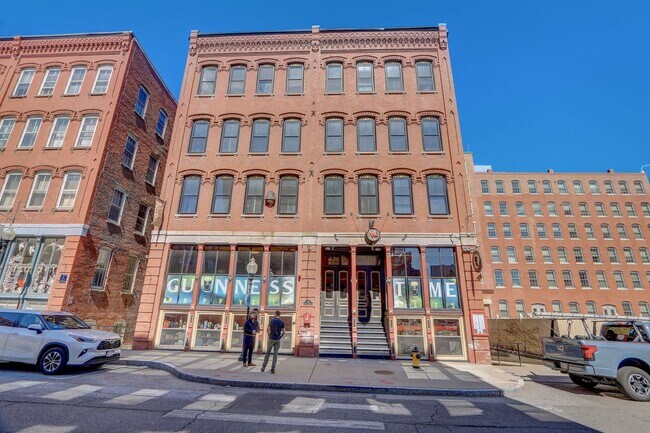 Building Photo - 45 Wingate St