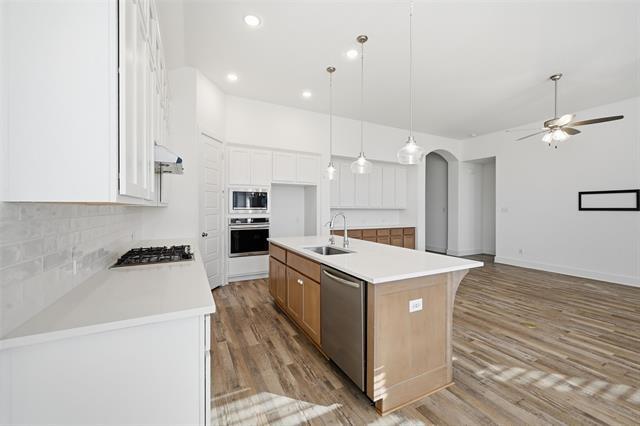 Building Photo - 3008 Armstrong Ave