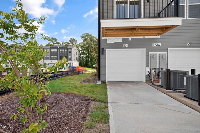Building Photo - 10567 Pleasant Br Dr