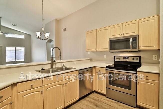 Building Photo - 451 E Appaloosa Rd