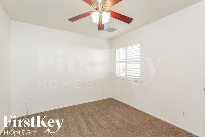 Building Photo - 4519 W San Miguel Ave