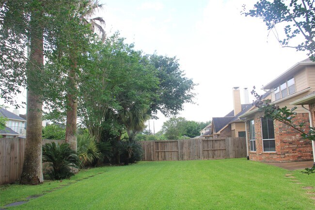 Building Photo - 5531 Cranston Ct