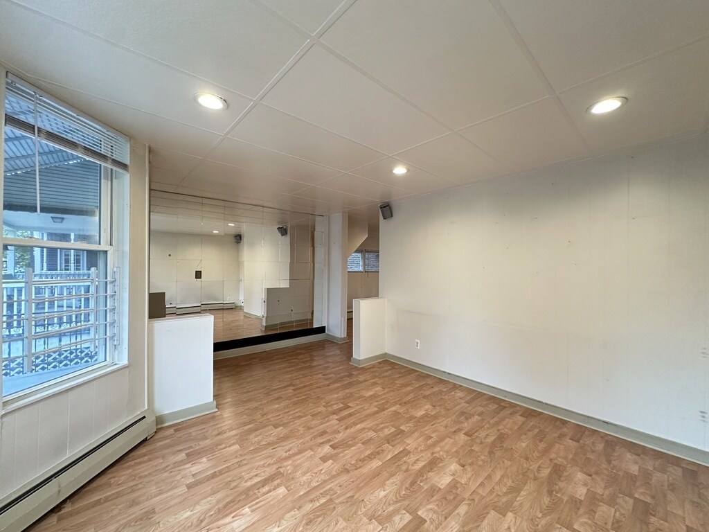 Building Photo - 3734 W Wabansia Ave