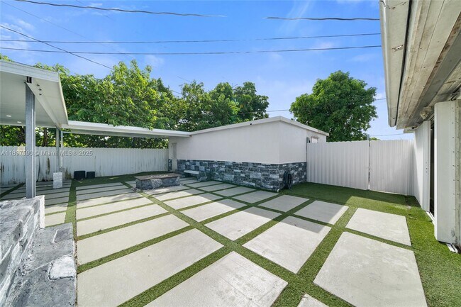 Building Photo - 845 NW 2nd St