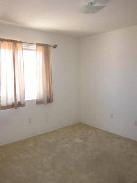 Building Photo - 402 Cam Andres