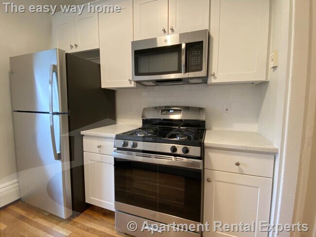 Building Photo - 194 Central St